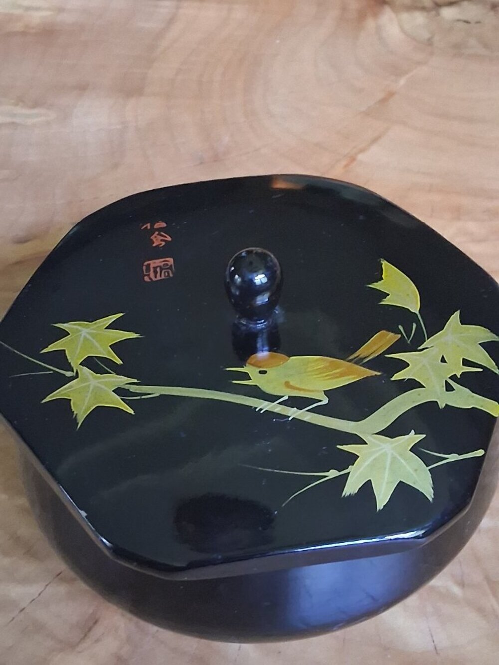 Vintage 1950s Japanese Lacquer Dresser / Powder Bowl with Lid - Picture 4 of 15